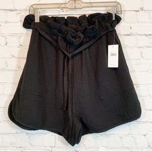 Splendid Hi rise black shorts
